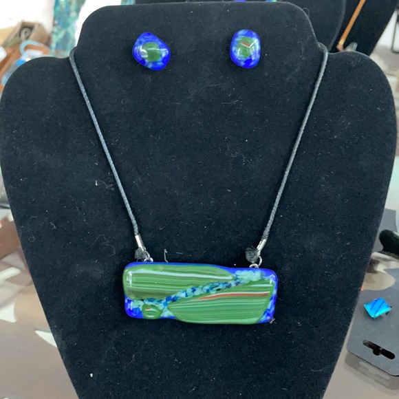 Meet your Posher, Love at First Sight Designs- - Picture 6 of 12